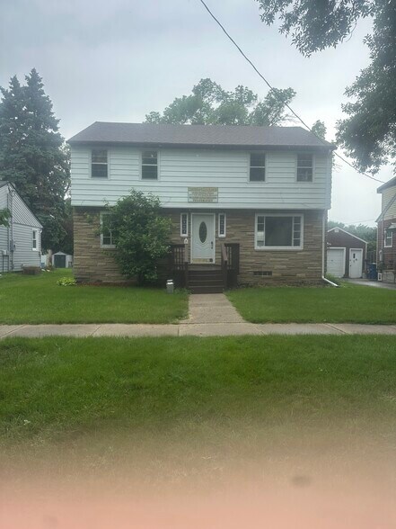 Primary Photo - 1019 10th St N