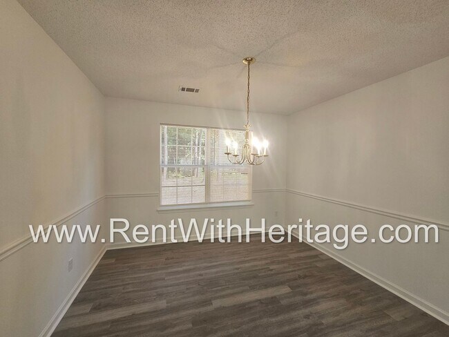 Building Photo - Gorgeous 3bd/ 2.5 bath Home in Popular Nat...