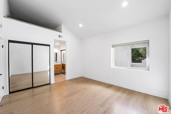 Building Photo - 24228 Dry Canyon Cold Creek Rd