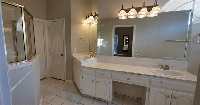 Building Photo - 4514 Lakepointe Ave