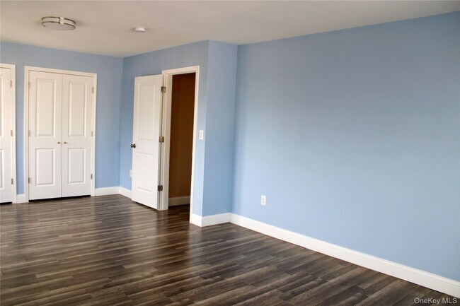 Building Photo - 2 Lafayette Dr