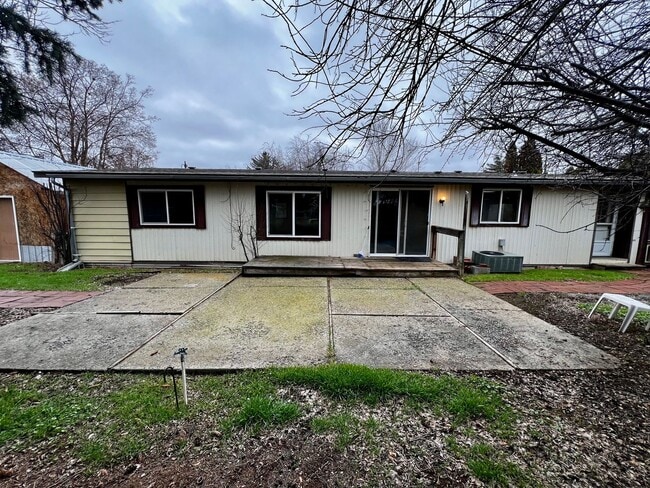 Building Photo - 721 S 83rd Ave