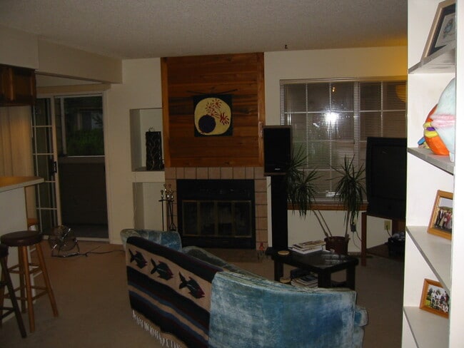 Building Photo - 4883 White Rock Cir