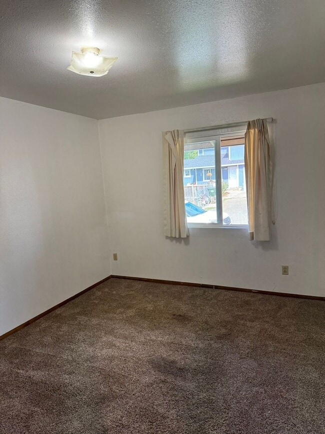 Building Photo - 285 E 11th Ave