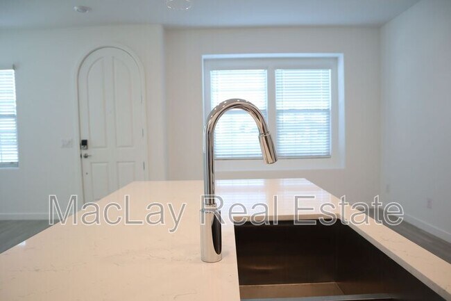 Building Photo - 4077 S Sabrina Dr
