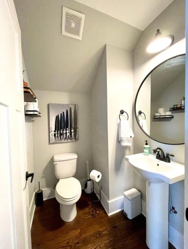 Building Photo - Beautiful 3 Bedroom Home in East Nashville