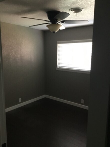 Building Photo - 2712 Palmetto Dr