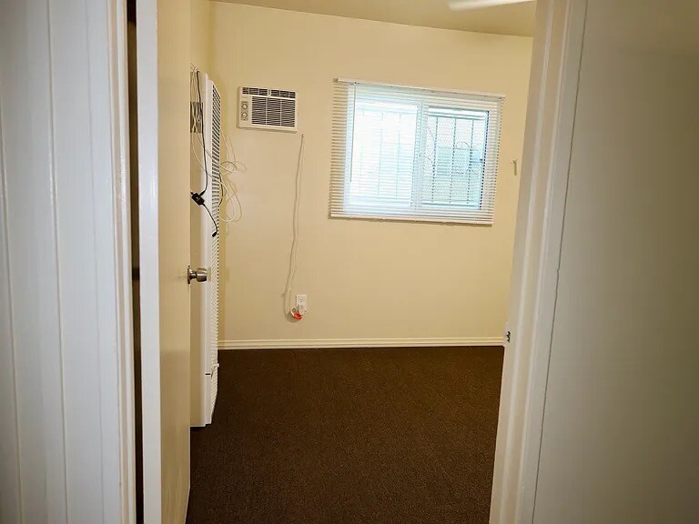 Building Photo - 7913 Jamieson Ave