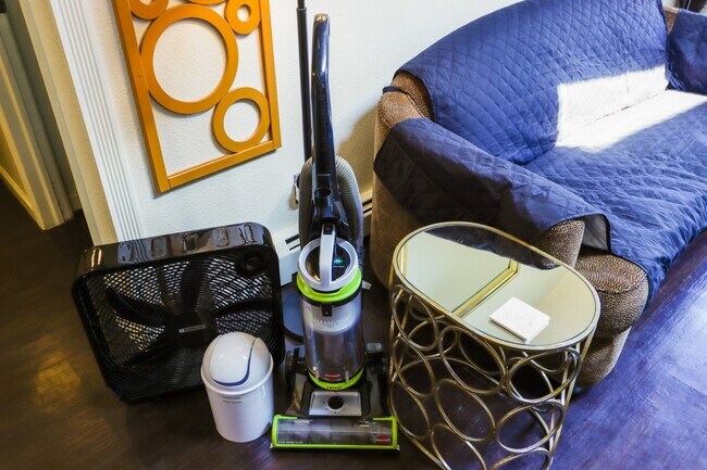 Building Photo - 10150 E Virginia Ave