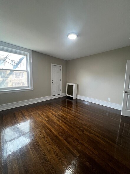 Building Photo - 38 Winans St