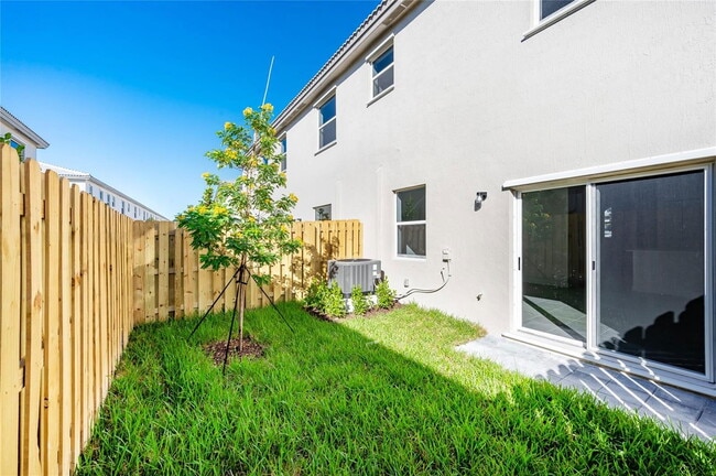 Building Photo - 2680 SE 10th St