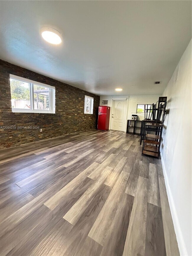 Building Photo - 16211 SW 109th Ave