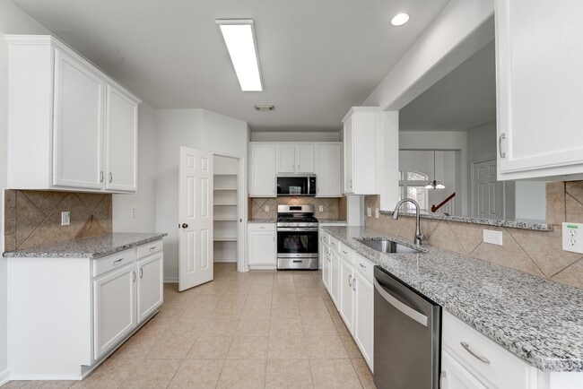 Building Photo - 16906 Shoal Park Dr