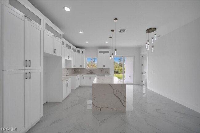 Building Photo - 1153 Countess Ave