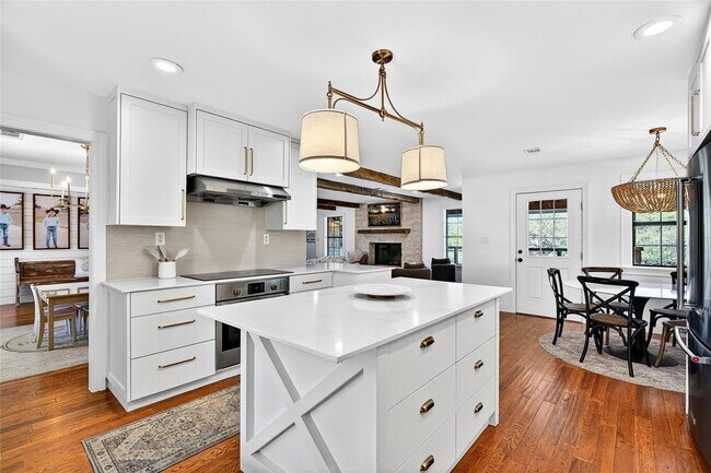 Building Photo - 301 Medlin Creek Loop