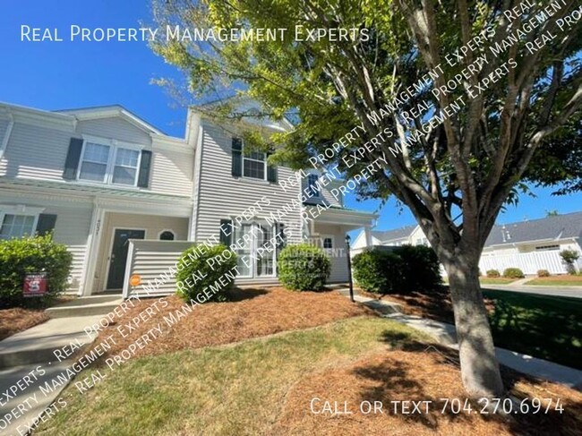 Building Photo - Beautiful 3BR/2BA Townhome in Harrisburg!