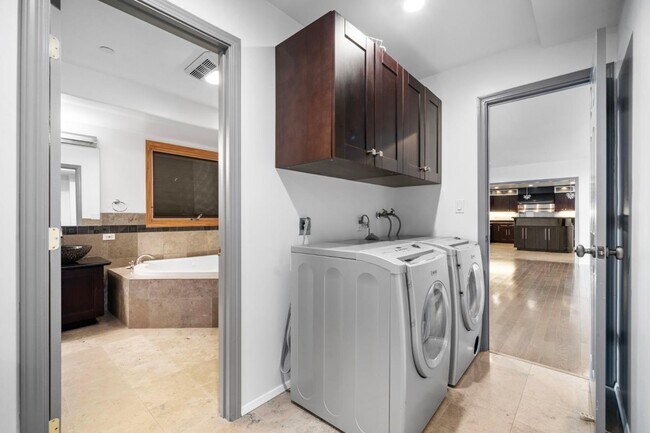 Building Photo - 15 Anson Rd