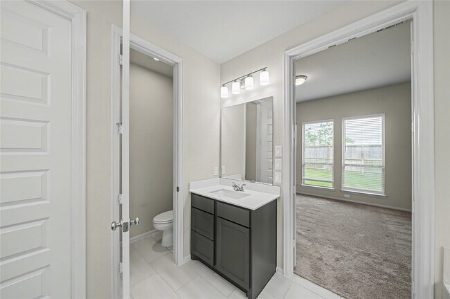 Building Photo - 31527 Splitting Willow Ln