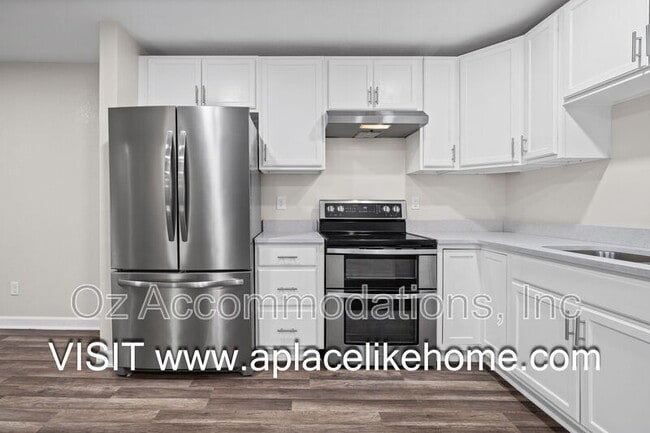 Building Photo - 13909 Falkirk Cir