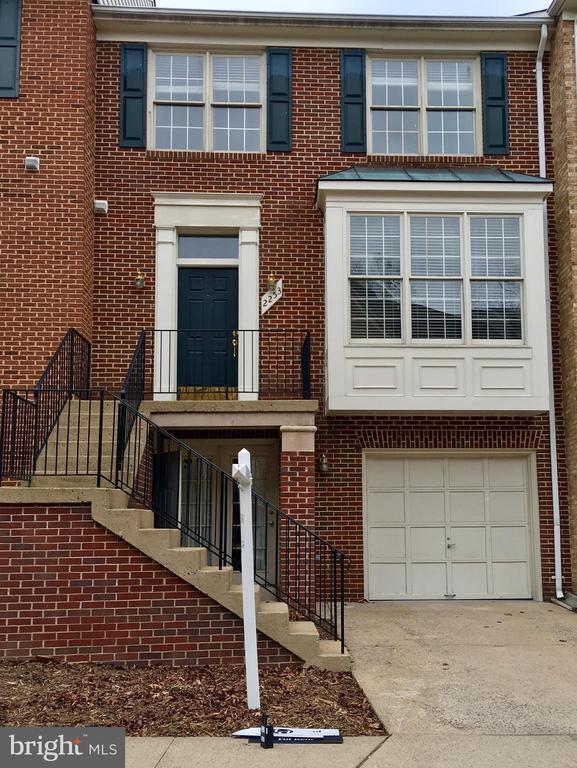 Building Photo - 2253 Journet Dr