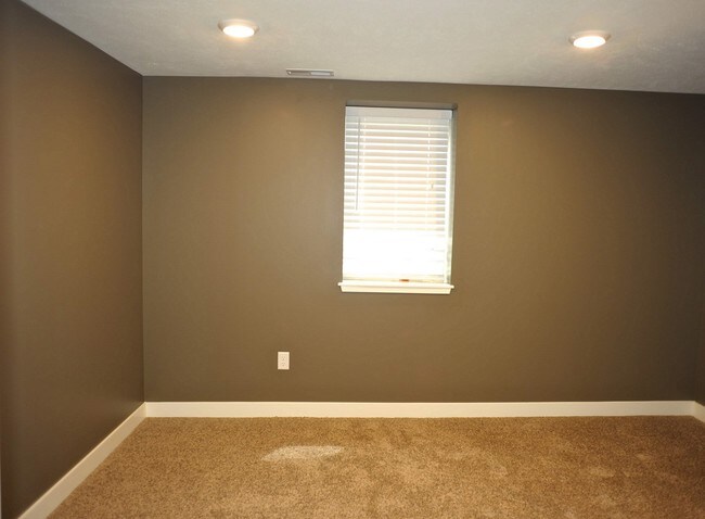 Building Photo - 1213 Lake Michigan Dr NW