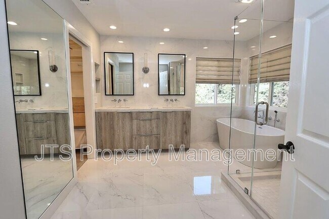 Building Photo - 2696 Prestwick Dr