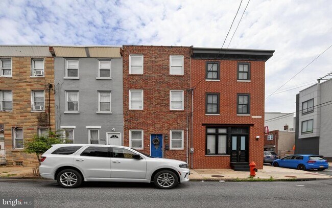 Building Photo - 2053 E Sergeant St