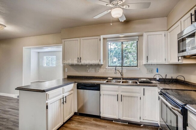 Building Photo - 172 S Cody St