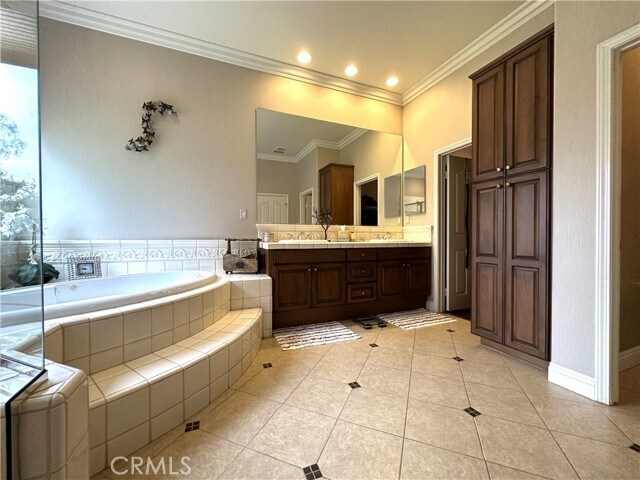 Building Photo - 5415 Vista Del Mar