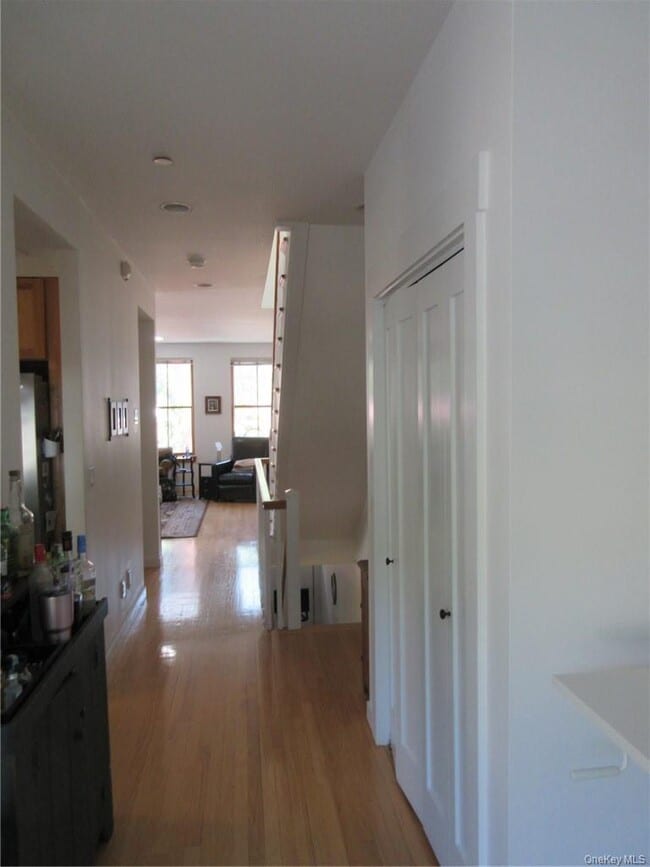 Building Photo - 120 Main St