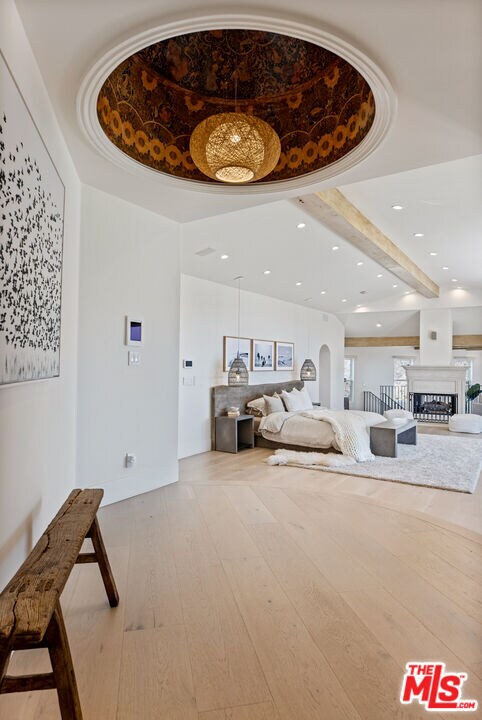 Building Photo - 5868 Zumirez Dr