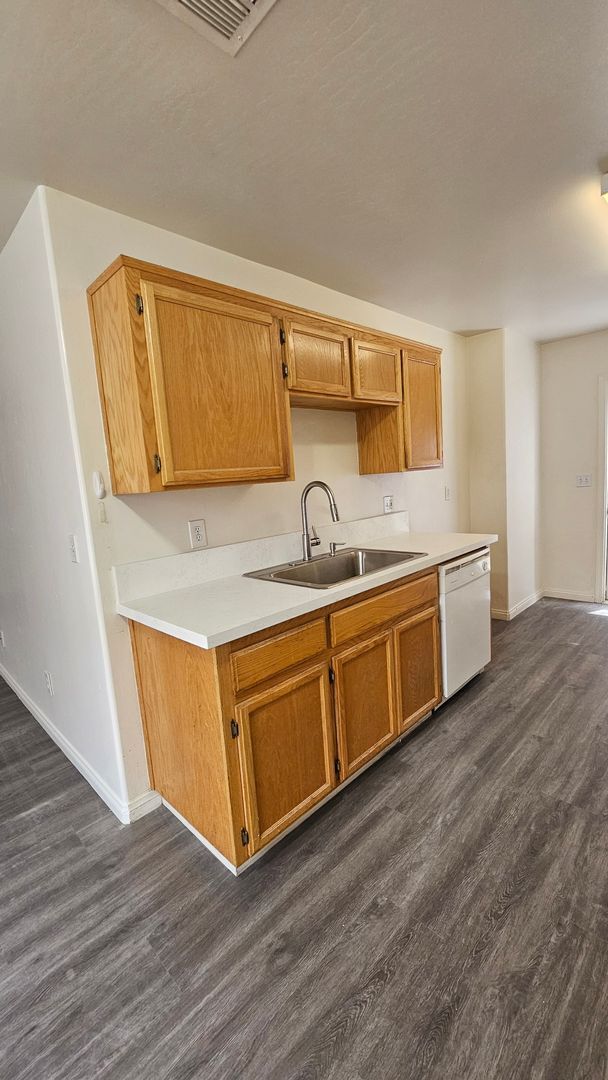 Building Photo - 723 Spring Meadow Ct