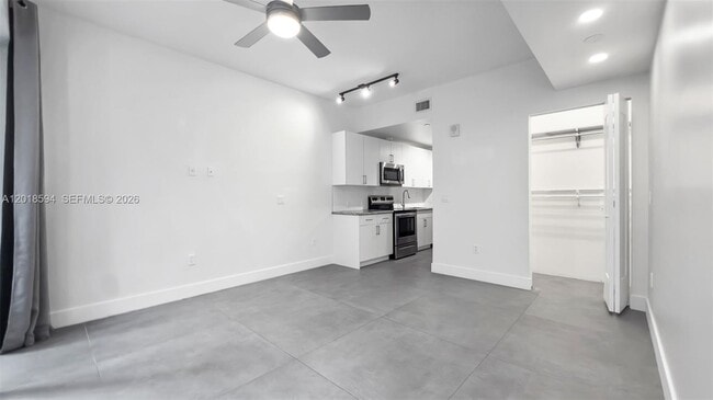 Building Photo - 1536 NW 15th Ave