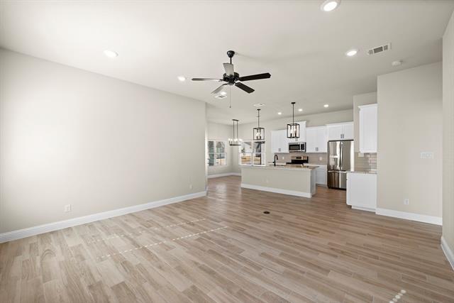 Building Photo - 604 Adeline Dr