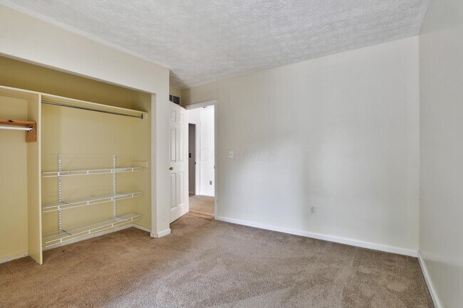 Building Photo - 4966 Wintersong Ln