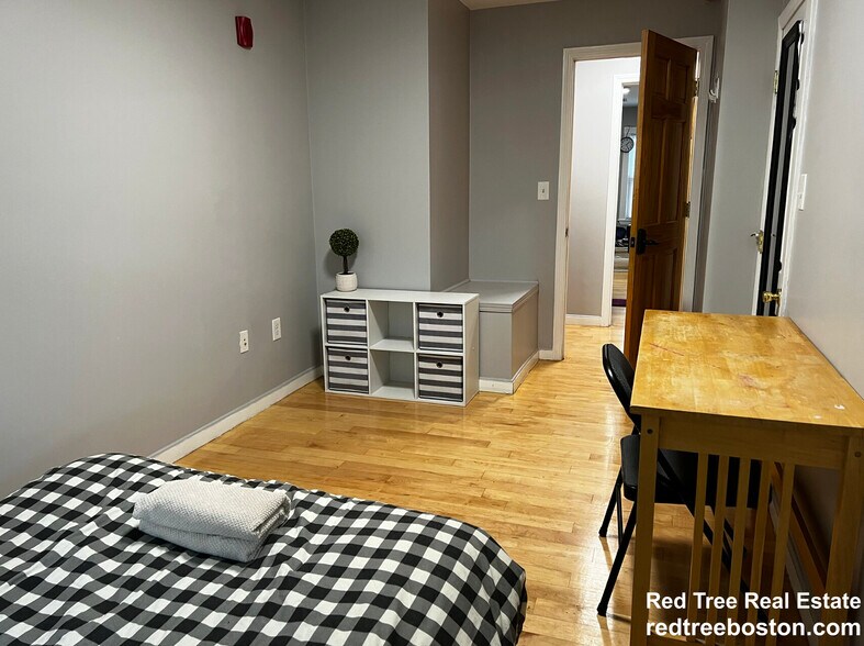 Building Photo - 1778 Commonwealth Ave