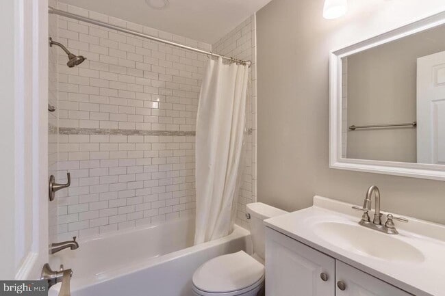 Building Photo - 5460 Lighthouse Ln