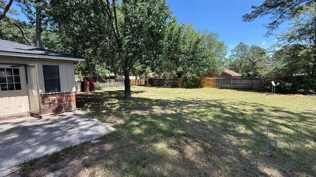 Building Photo - RATE DROP ALERT! (was $2000/month)