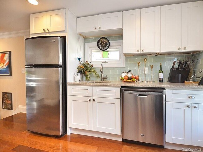 Building Photo - 82 Central Ave