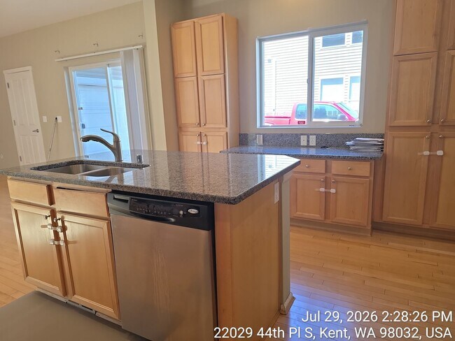 Building Photo - Kent The Parks HOA Community  3 bed, 2.5 bath rental home. Available NOW!