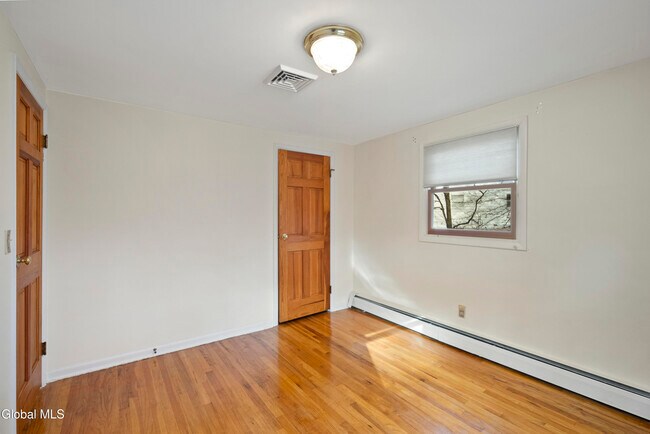 Building Photo - 167 Wood Dale Dr