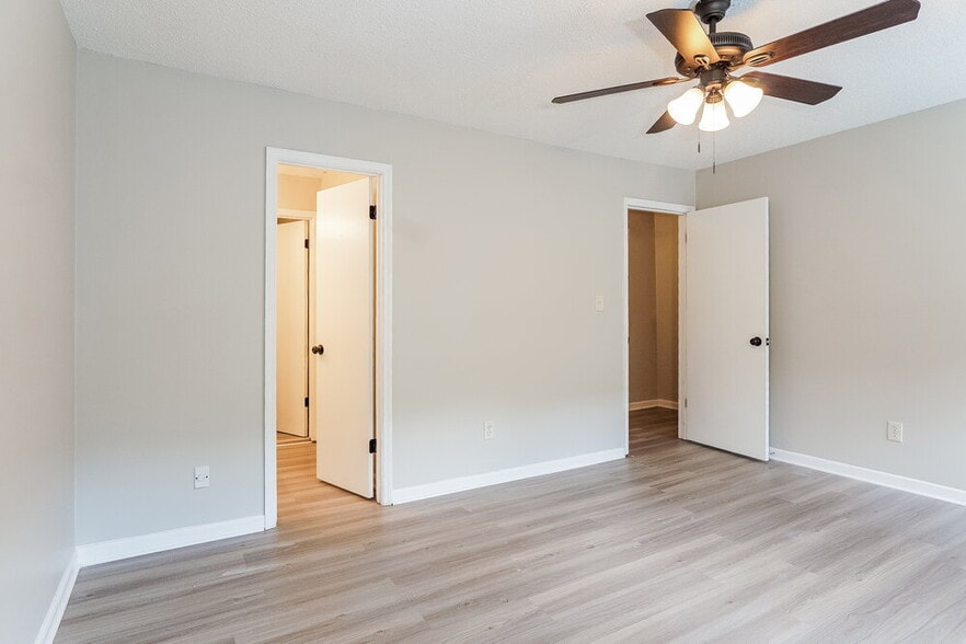 Building Photo - 904 Cedar Crest Dr