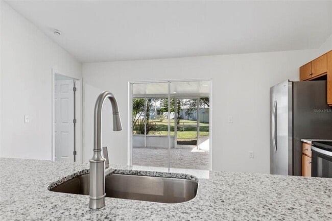 Building Photo - 257 Mcclain Dr