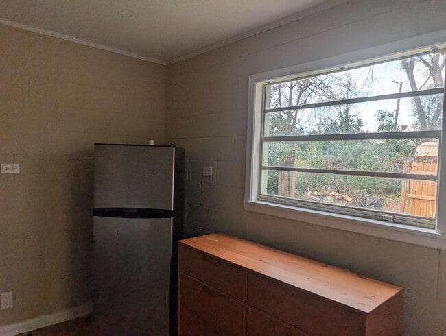 Building Photo - 1815 Jenkins St