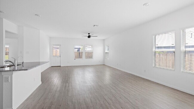 Building Photo - Charming 3-Bedroom Home on a Quiet Cul-de-...