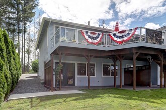 Building Photo - Private Waterfront 1-Bedroom Unit with Dock Access and Private Patio on Lake Tapps
