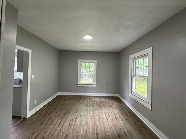 Building Photo - 555 Cedarhurst Ave