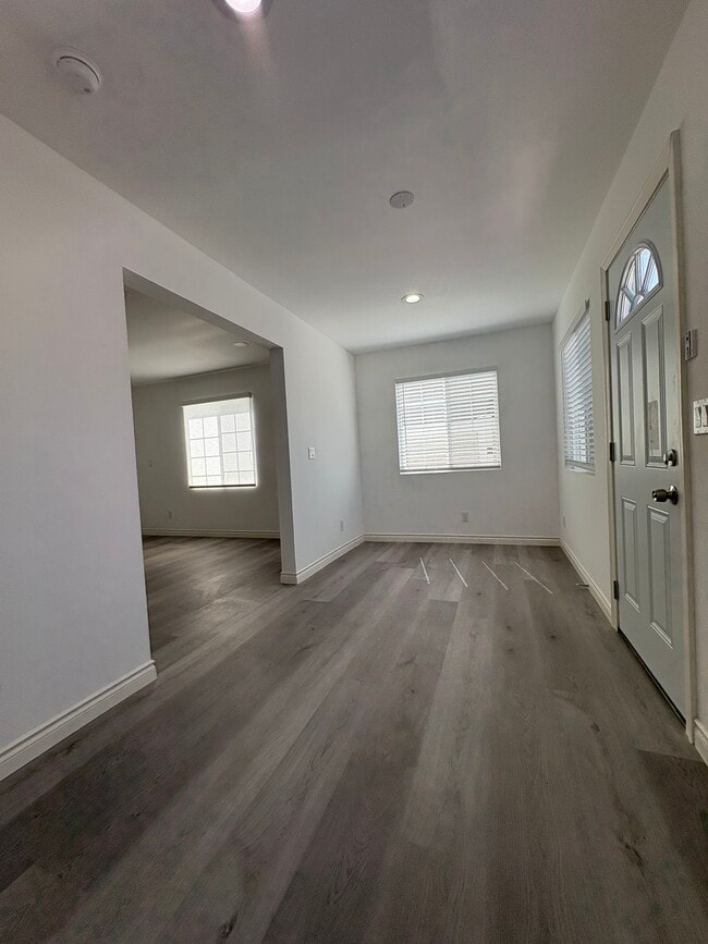Building Photo - 849 Diamond St