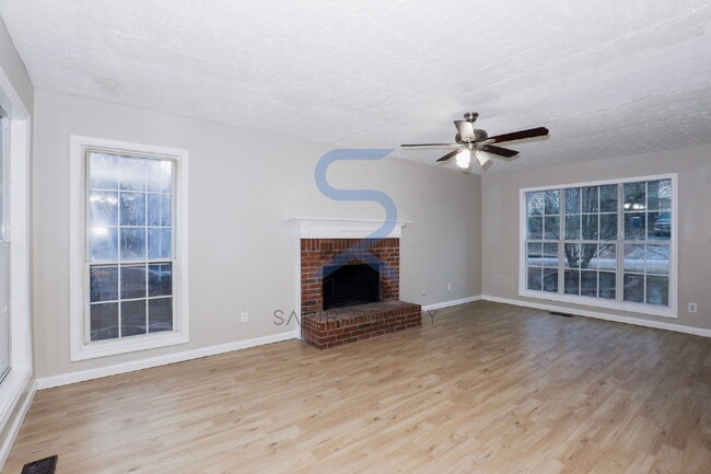 Building Photo - 2108 Lindley Ln