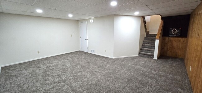 Building Photo - 3 Bedrooms, 2.5 Bathrooms, 1 Car Garage To...